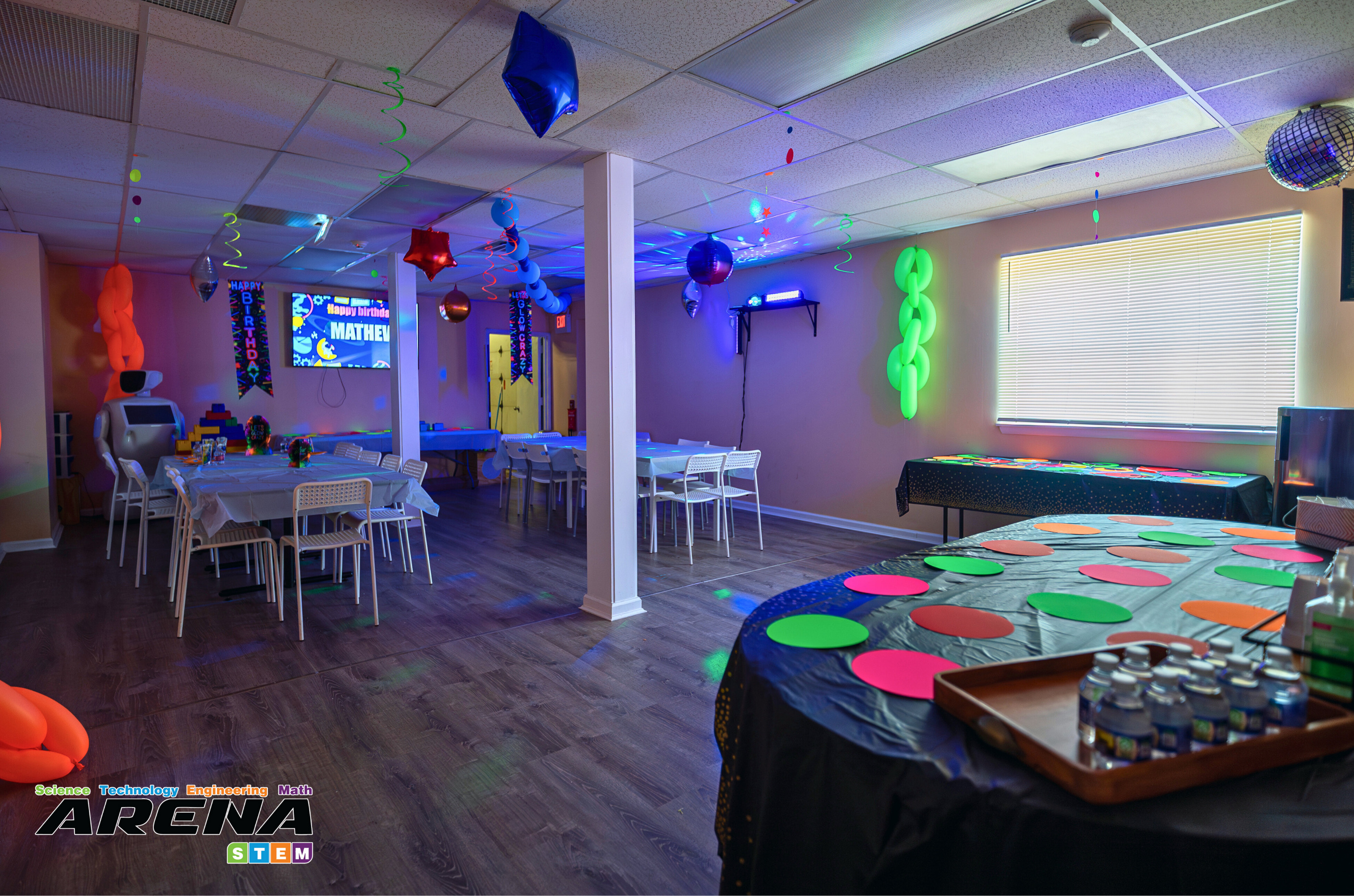 Premier Décor image
